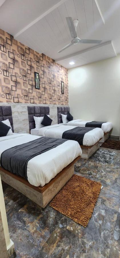 Hotel Sunrise Вадодара Екстериор снимка